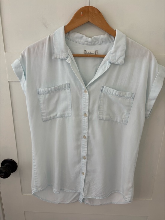 Altar'd State Tops - Altar’d State Tencel Button Down Shirt. Size XS.